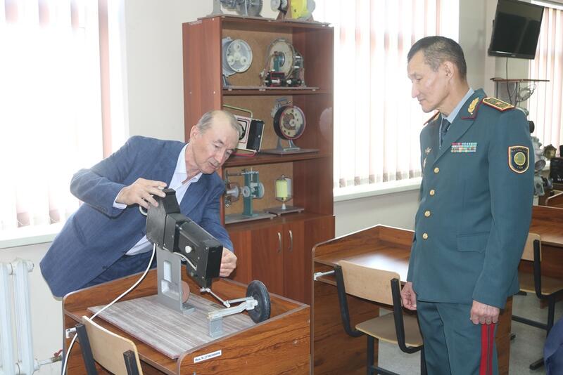 Министр по ЧС встретился с личным составом ДЧС Карагандинской области