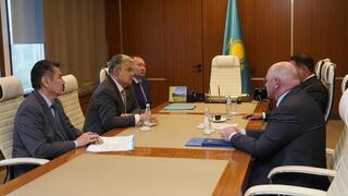 Аким ВКО Ермек Кошербаев встретился с Генеральным директором «Казцинка»