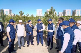 В ТУРКЕСТАНЕ В РАМКАХ ПРОГРАММЫ «ТАЗА ҚАЗАҚСТАН» ПРОШЛА АКЦИЯ ПО ПОСАДКЕ ДЕРЕВЬЕВ С УЧАСТИЕМ ВЕРХОВНОГО МУФТИЯ И АКИМА ОБЛАСТИ