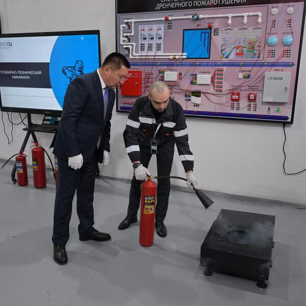 Аким Павлодарской области проверил реализацию инфраструктурных проектов в Аксу