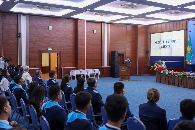 Академия выпустила новых сотрудников