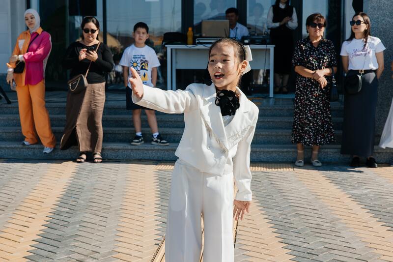 В Атырау в школе, открытой по проекту «Келешек мектептері», прозвенел первый звонок