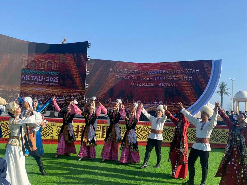 В этногородке «Дархан дала» проходит гала-концерт с участием зарубежных и местных артистов