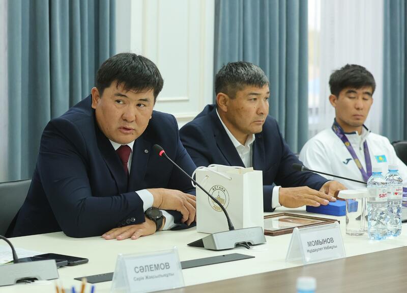 Ербол Қарашөкеев Дүниежүзілік көшпенділер ойындарында топ жарған жамбылдық спортшыларды марапаттады