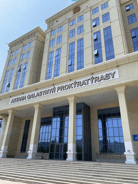 Нетрезвый водитель без прав устроил погоню и врезался в патрульный автомобиль