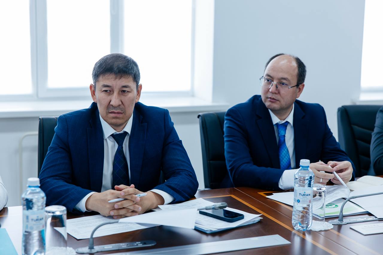 Болат Акчулаков принял граждан по личным вопросам