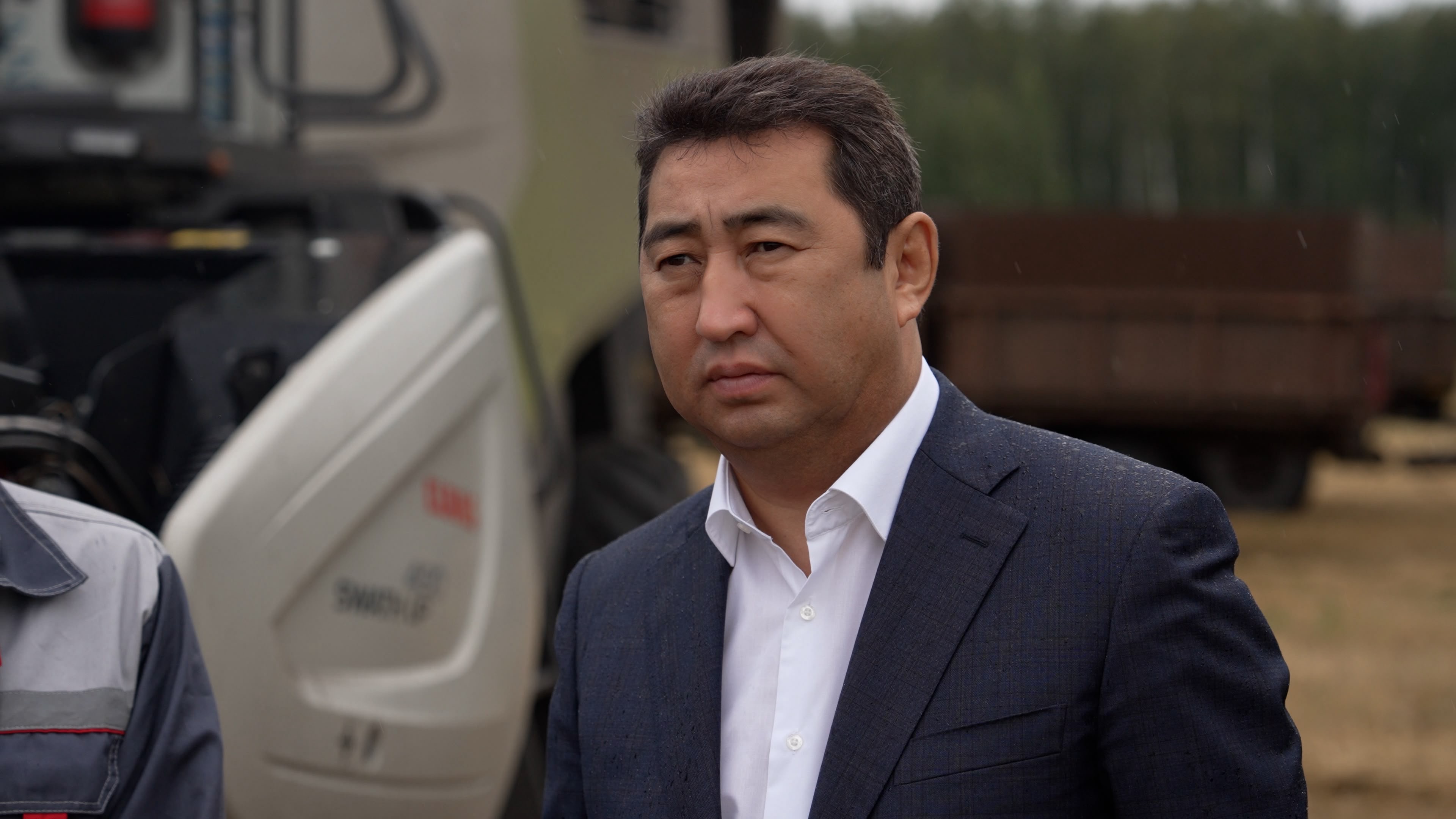 Айдарбек Сапаров проинспектировал ход уборочной кампании