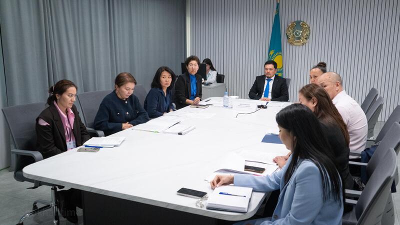 Вице-министр юстиции Бекболат Молдабеков провел личный прием в Центре приема граждан