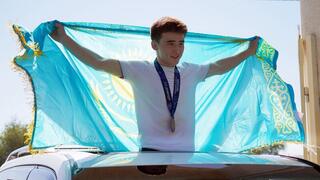 ТУРКЕСТАН: В КАЗЫГУРТЕ ПРИЗЕРУ ЧЕМПИОНАТА МИРА ВРУЧИЛИ АВТОМОБИЛЬ