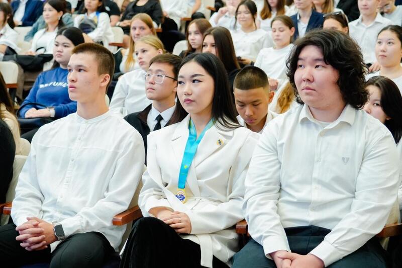 Год рабочих профессий: о престиже технических специальностей рассказали на слете школьников в Астане