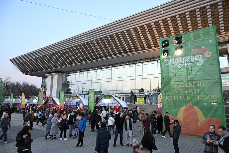 Праздник весны в сердце Алматы: концерт и ремесленная ярмарка на площади Абая