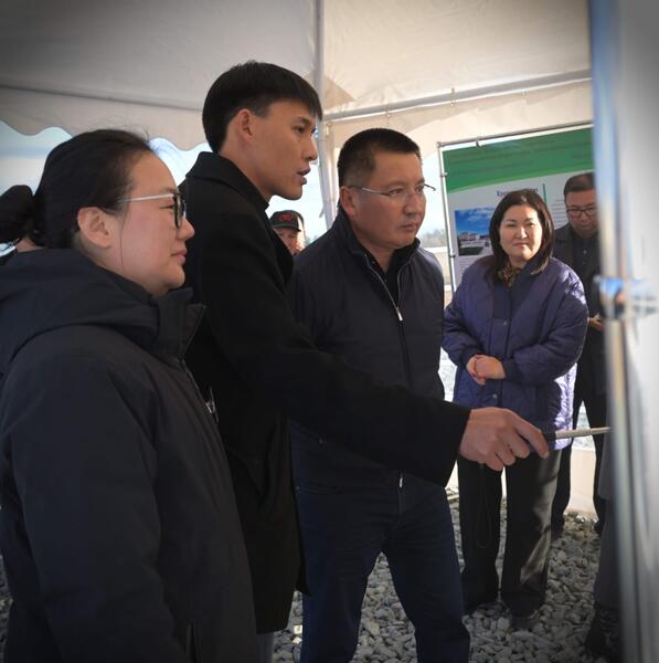 Аким области Асаин Байханов посетил село Кеменгер Павлодарского района, где ознакомился с реализацией крупных инвестиционных проектов и проверил ход строительства физкультурно-оздоровительного комплекса