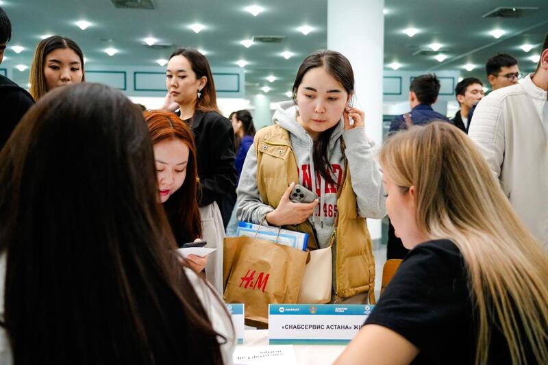 «Жастарға жұмыс»: на ярмарке в Астане было представлено более 1000 вакансий
