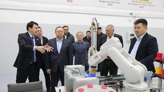 Заместитель акима города Алматы Абзал Нукенов ознакомился с научным потенциалом КазНУ