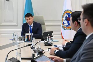 Аким Алматы поручил усилить контроль за чистотой города и запустить новую программу благоустройства