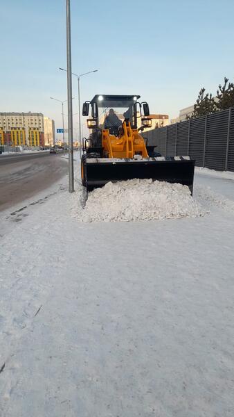Почти 3 000 дорожных рабочих и свыше 1 400 единиц спецтехники задействованы в снегоуборочных работах в Астане