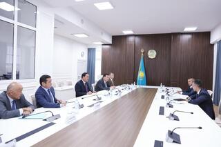 Ербол Карашукеев провел встречу с представителями АО «Жамбылгипс»