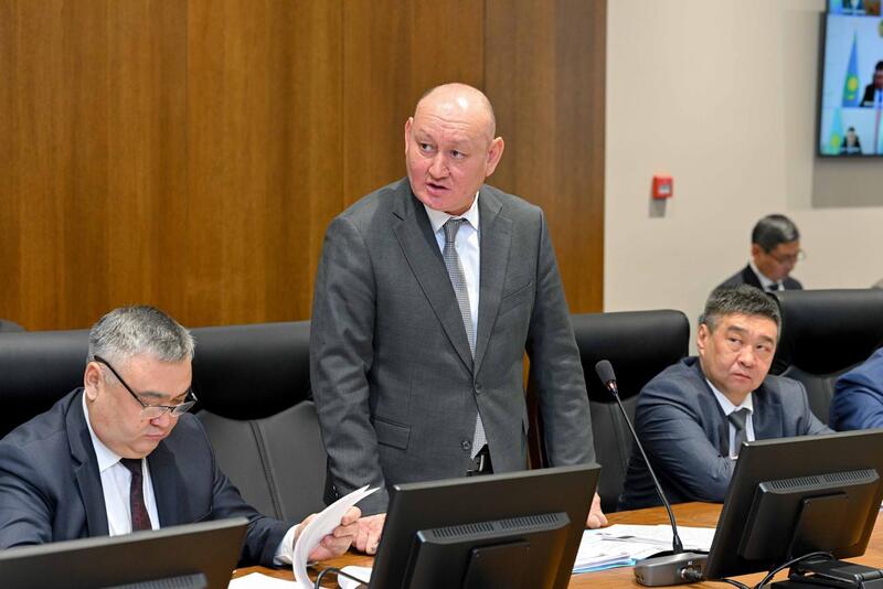 Рассмотрены вопросы реализации государственной молодежной политики и развития массового спорта в регионе