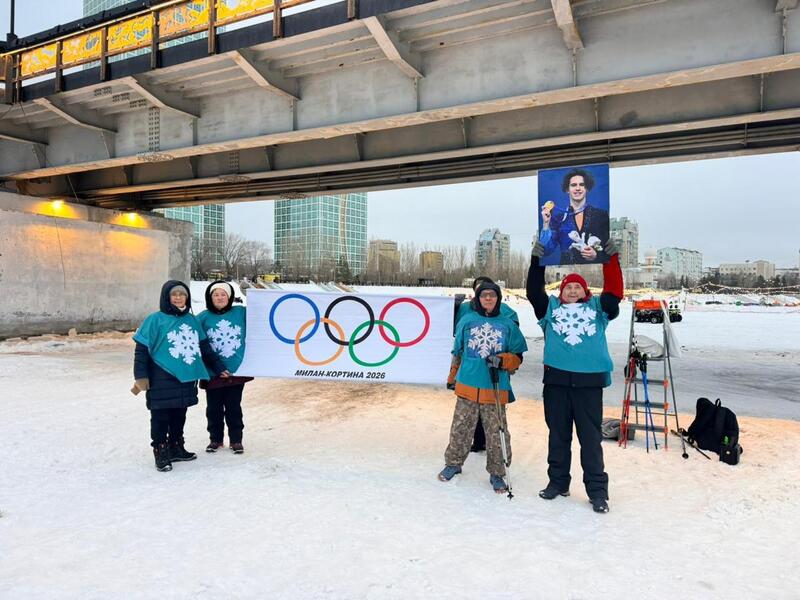 «Снежинка»: в Астане для пенсионеров провели открытый урок по скандинавской ходьбе