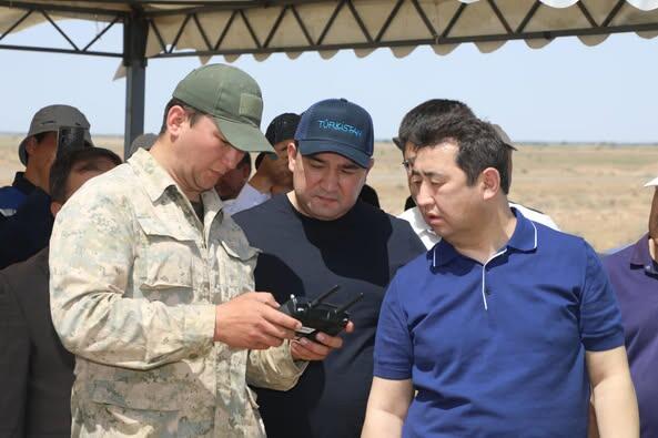 МИНИСТР СЕЛЬСКОГО ХОЗЯЙСТВА РК ПРОВЕРИЛ ХОД БОРЬБЫ С САРАНЧОВЫМИ ВРЕДИТЕЛЯМИ В ТУРКЕСТАНСКОЙ ОБЛАСТИ