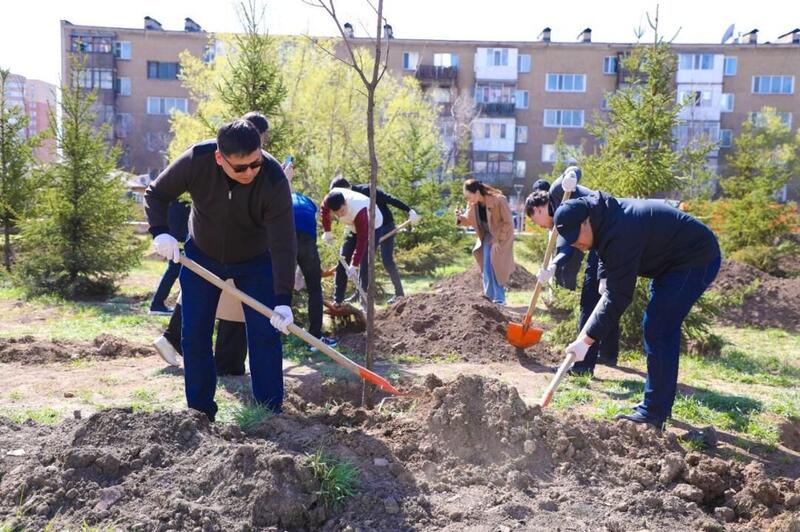 Масштабный общегородской субботник стартовал в Астане