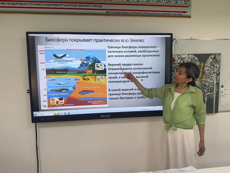 В Астане для школьников организована творческая мастерская