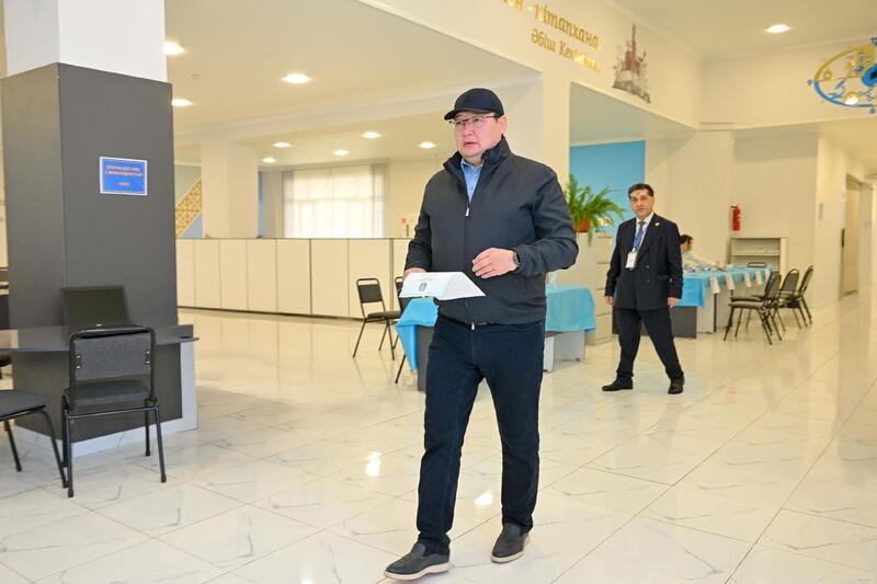 Аким области отдал свой голос на выборах