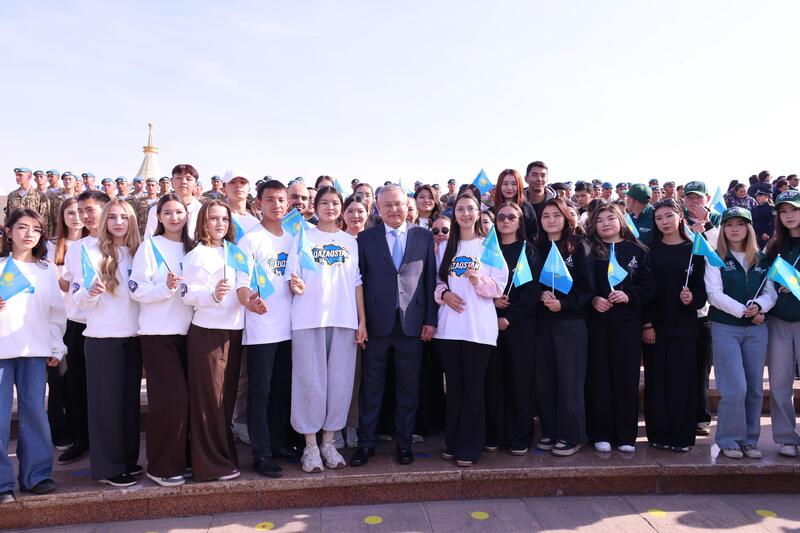 В Жетісу в честь Дня Республики состоялась церемония поднятия Государственного флага