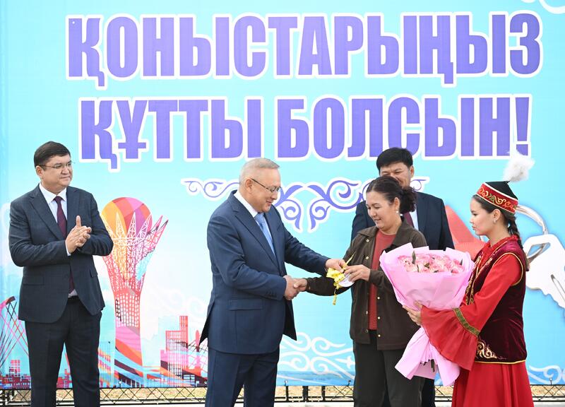 Герою Социалистического Труда Зылихе Тамшыбаевой – 90 лет: многодетные семьи получили жильё