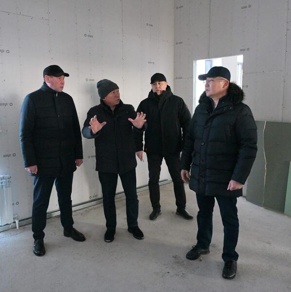 Аким Павлодарской области Асаин Байханов совершил рабочую поездку в Баянаульский район, где оценил ход реализации ключевых инфраструктурных, проектов