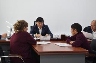 Аким города провёл приём граждан по личным вопросам