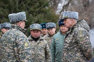 Министр обороны проинспектировал воинские части Шымкентского гарнизона