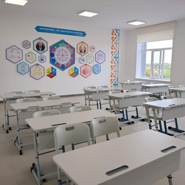 В Павлодаре сегодня произошло по-настоящему знаковое событие — в микрорайоне «Достык» открылась первая в регионе школа будущего, построенная в рамках национального проекта «Келешек мектептері»