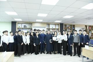 «Закон и порядок»: судебное заседание инсценировали в столичной школе для учащихся