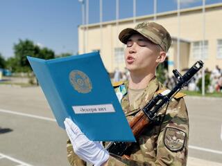 В алматинском военном вузе солдаты присягнули на верность Родине