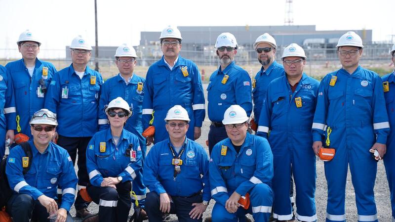 Посещение нефтяных месторождений