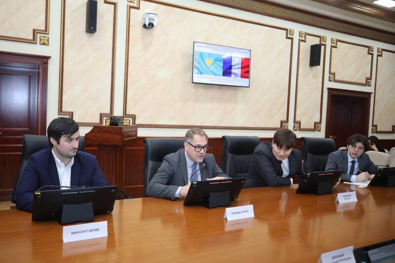 Аким Мангистауской области принял Чрезвычайного и Полномочного Посла Франции в Казахстане