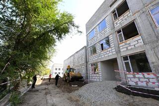 Почти 400 собственников ветхого жилья получили ключи от новых квартир с начала года