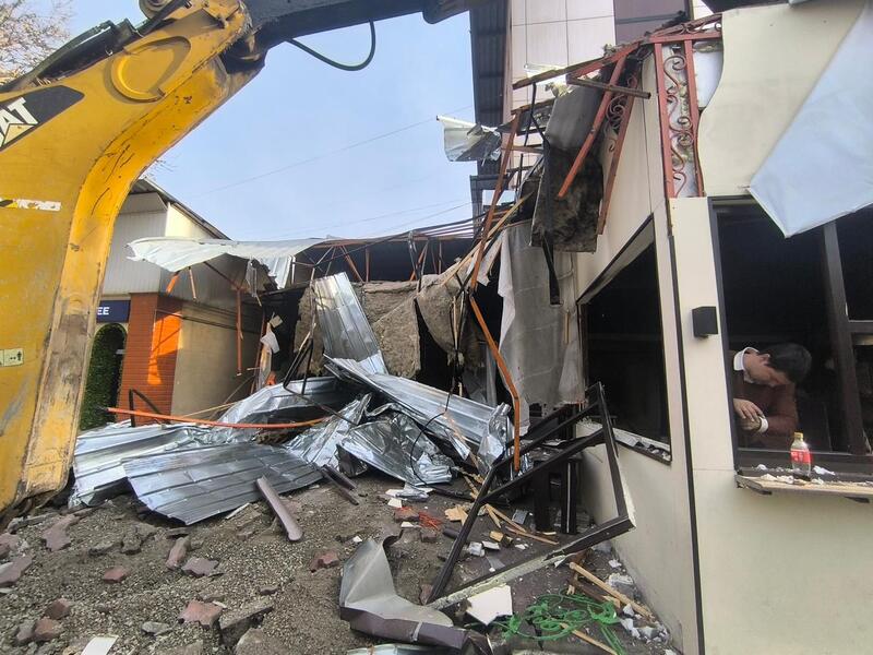 В Алматы по решению суда под снос попало очередное кафе