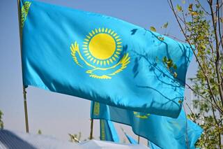 ГИМН В ТЫСЯЧИ СЕРДЕЦ: ШЫМКЕНТ ОТПРАЗДНОВАЛ ДЕНЬ ГОСУДАРСТВЕННЫХ СИМВОЛОВ У САМОГО ВЫСОКОГО ФЛАГА МЕГАПОЛИСА