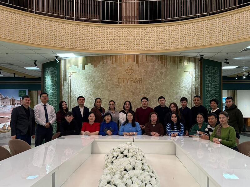 ЧИТАТЕЛЬСКИЙ КЛУБ ГОССЛУЖАЩИХ ТУРКЕСТАНСКОЙ ОБЛАСТИ СОВЕРШИЛ ДУХОВНУЮ ПОЕЗДКУ В ОТРАРСКИЙ РАЙОН И ОБСУДИЛ ОЧЕРЕДНУЮ КНИГУ