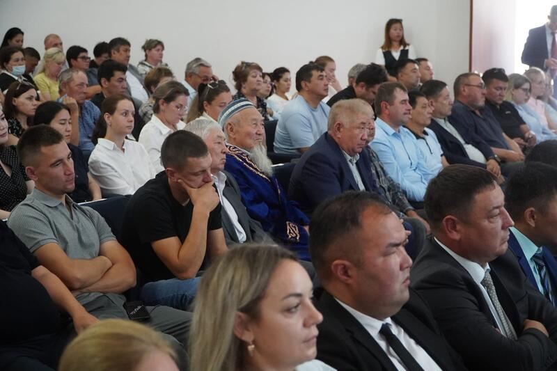 На встрече с жителями Есильского района обозначили приоритеты дальнейшего развития