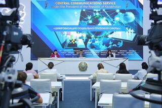 О. Анафин рассказал о цифровизации социально-трудовой сферы