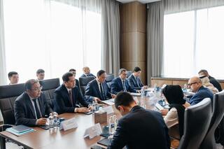 ВЭС 1 ГВт: Ербол Карашукеев встретился с главным исполнительным директором компании Masdar