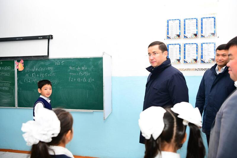 Вице-министр нацэкономики Абзал Абдикаримов посетил социальные объекты в Актюбинской области