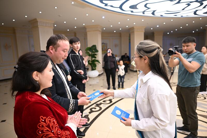 Наурызнама – 2026: в Талдыкоргане в рамках «Шаңырақ күні» одновременно четыре пары торжественно вступили в брак