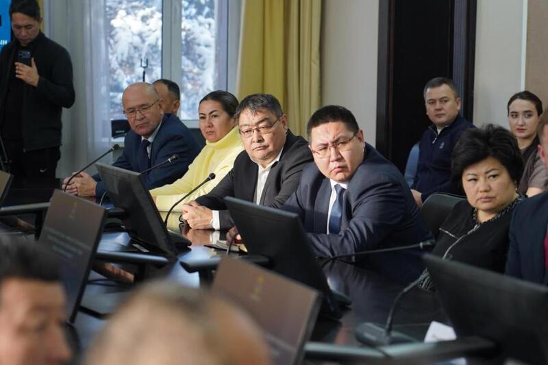 Ермек Кенжеханұлы провел встречу с населением Акмолинской области