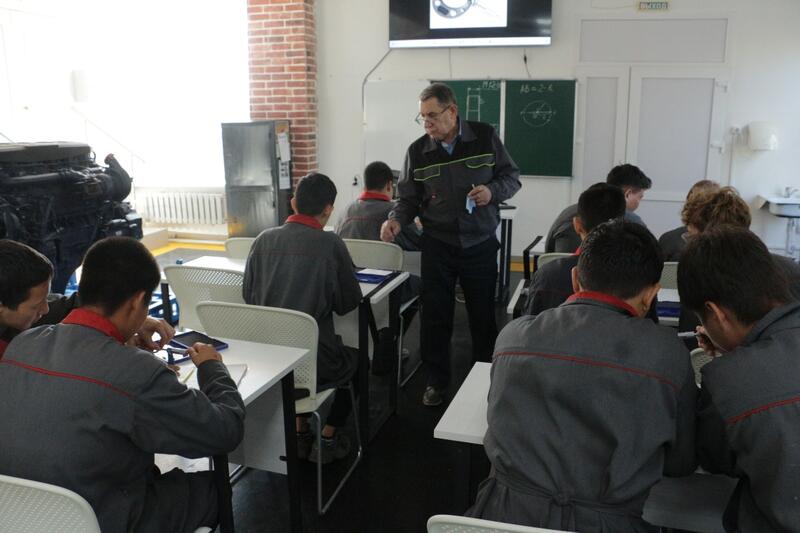 Студенты Костанайского колледжа в Год рабочих профессий создают будущее казахстанского машиностроения