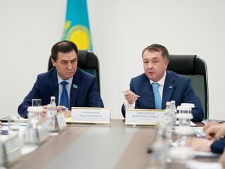 В Центре судебных экспертиз состоялась встреча Министра юстиции Ерлана Сарсембаева с депутатами Сената Парламента РК по вопросу развития судебно-экспертной деятельности и повышения качества экспертных услуг