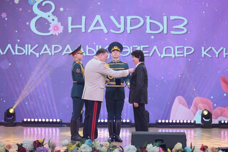 Руководитель хора полиции ВКО удостоена государственной награды